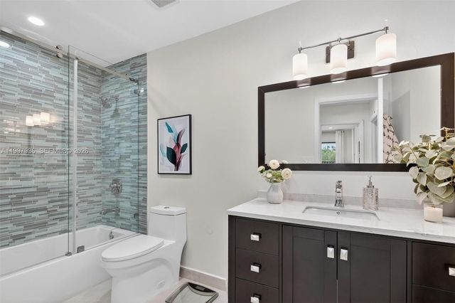 3984 Adra Ave E-51, Doral, FL 33178