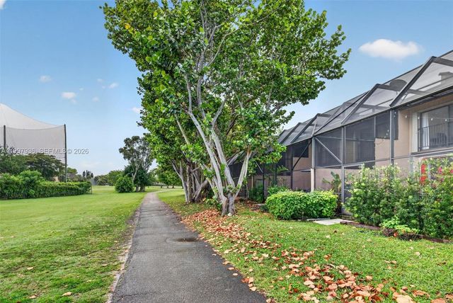 3984 Adra Ave E-51, Doral, FL 33178