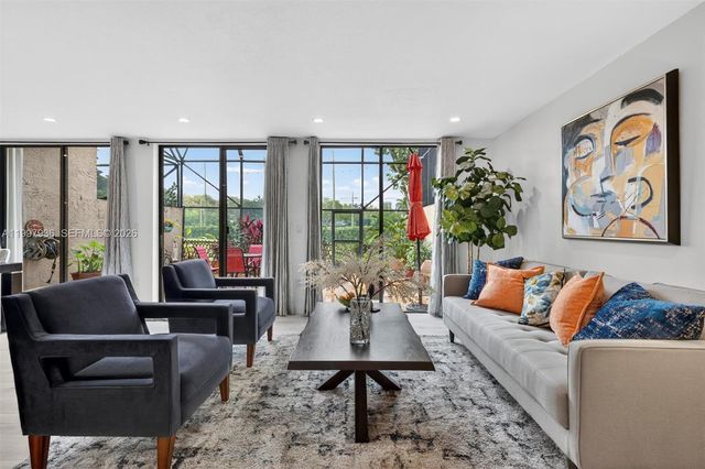 3984 Adra Ave E-51, Doral, FL 33178