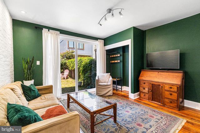 2225 PEMBERTON ST, Philadelphia, PA 19146