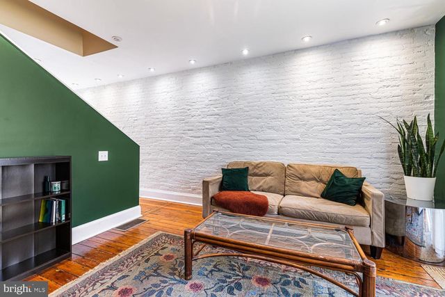 2225 PEMBERTON ST, Philadelphia, PA 19146