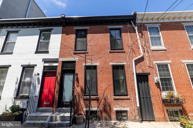 2225 PEMBERTON ST, Philadelphia, PA 19146