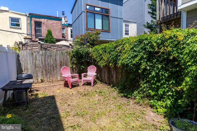 2225 PEMBERTON ST, Philadelphia, PA 19146