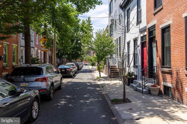 2225 PEMBERTON ST, Philadelphia, PA 19146
