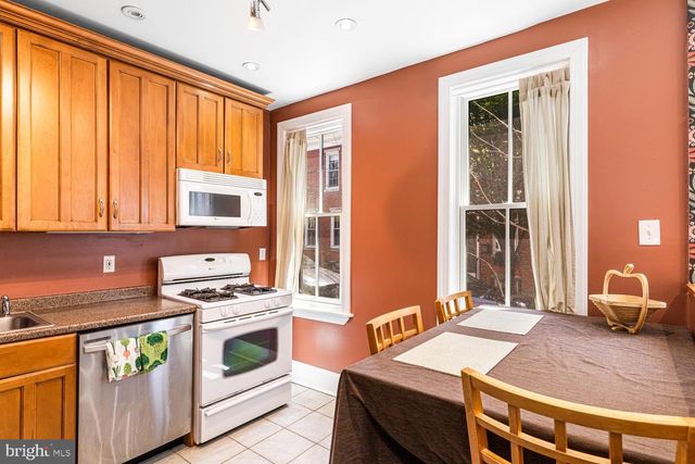 2225 PEMBERTON ST, Philadelphia, PA 19146
