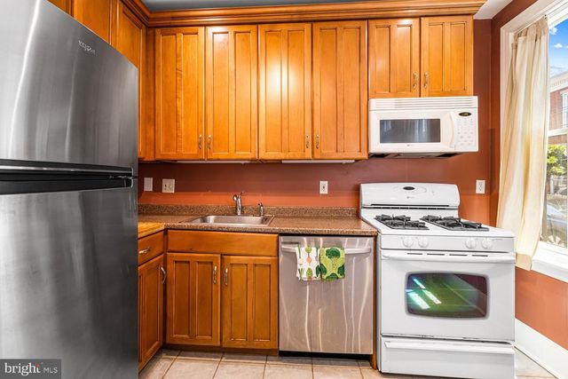 2225 PEMBERTON ST, Philadelphia, PA 19146