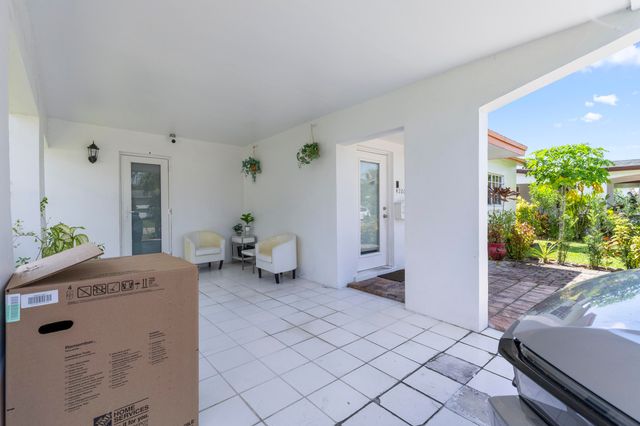 4200 NW 52ND Avenue, Lauderdale Lakes, FL 33319