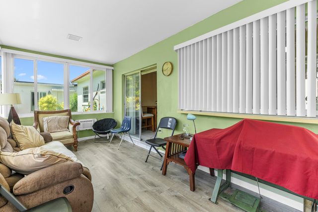 4200 NW 52ND Avenue, Lauderdale Lakes, FL 33319