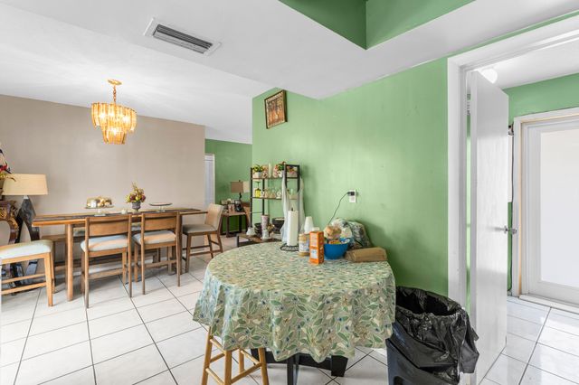 4200 NW 52ND Avenue, Lauderdale Lakes, FL 33319