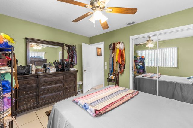 4200 NW 52ND Avenue, Lauderdale Lakes, FL 33319