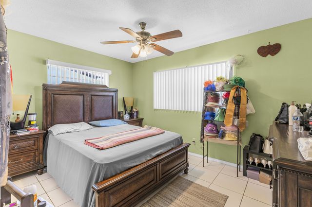 4200 NW 52ND Avenue, Lauderdale Lakes, FL 33319