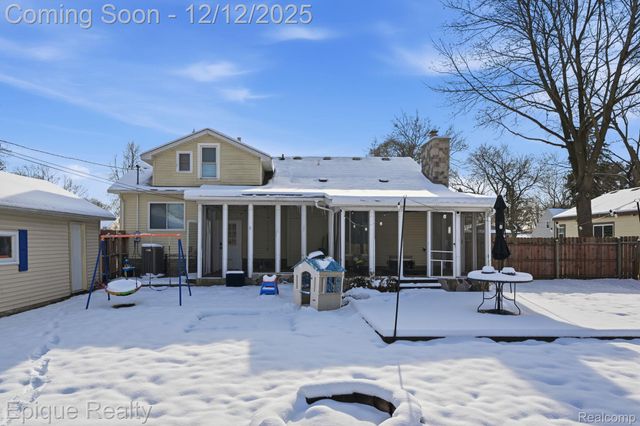 6080 Northrup Drive, Waterford Charter Township, MI 48329