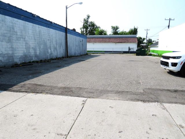 13109 W Eight Mile Road, Detroit, MI 48235