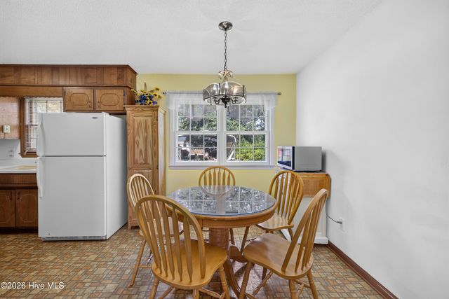 4821 W Lord Byron Road, Wilmington, NC 28405