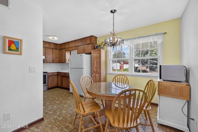 4821 W Lord Byron Road, Wilmington, NC 28405