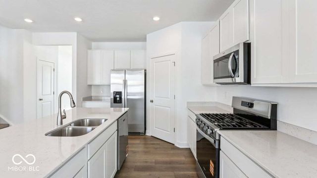 8080 Wesleyan Drive, Avon, IN 46123