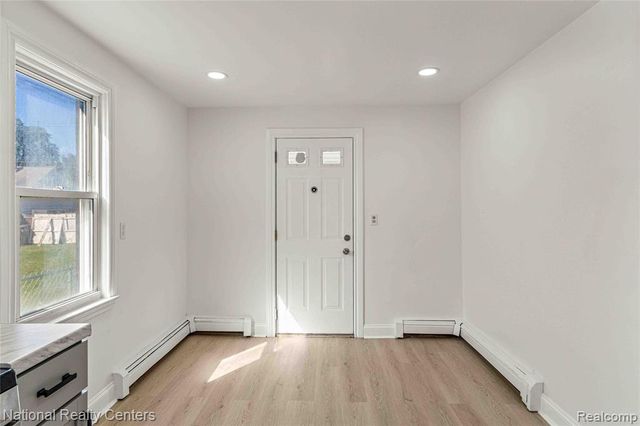 16 Alexander Street, River Rouge, MI 48218