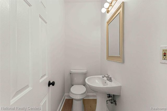 16 Alexander Street, River Rouge, MI 48218