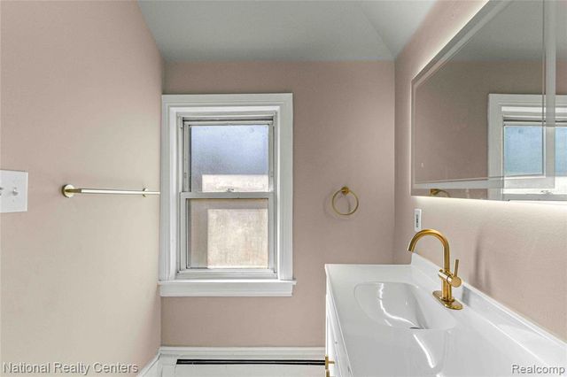 16 Alexander Street, River Rouge, MI 48218