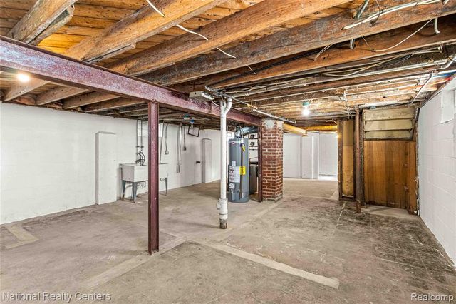 16 Alexander Street, River Rouge, MI 48218