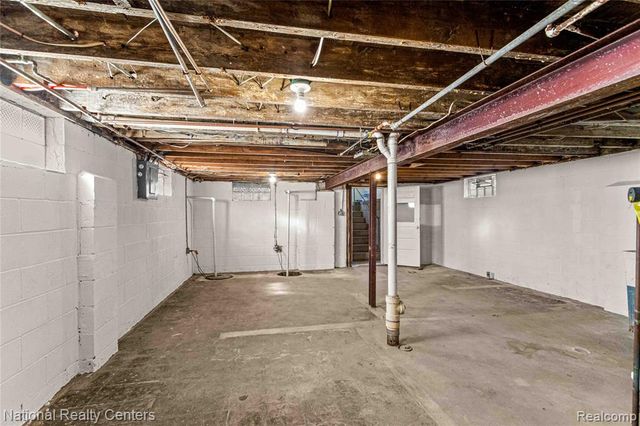 16 Alexander Street, River Rouge, MI 48218