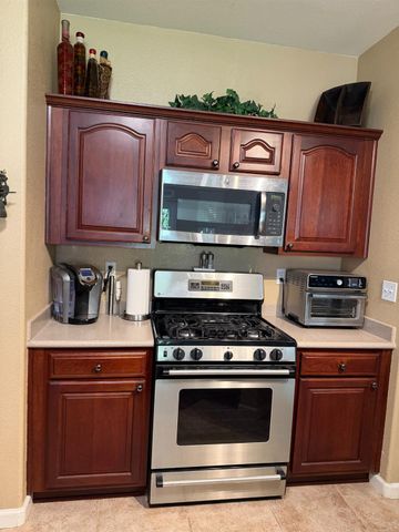 3200 Mont Cliff Ct, Modesto, CA 95355