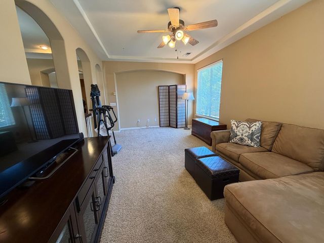 3200 Mont Cliff Ct, Modesto, CA 95355
