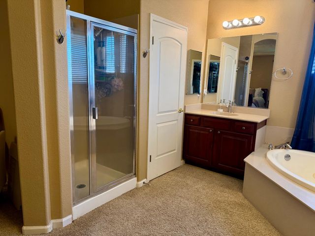 3200 Mont Cliff Ct, Modesto, CA 95355
