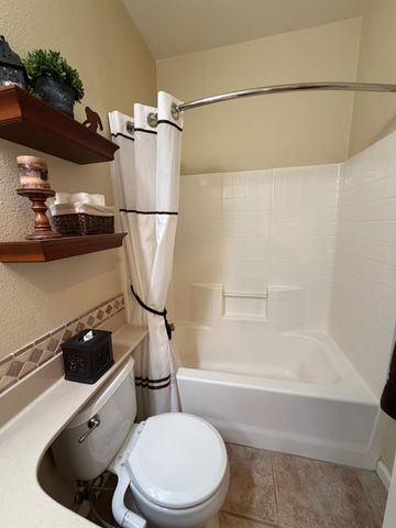 3200 Mont Cliff Ct, Modesto, CA 95355