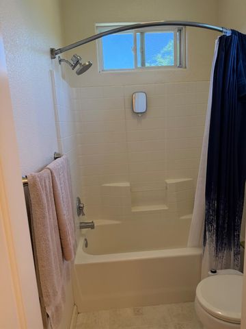 3200 Mont Cliff Ct, Modesto, CA 95355