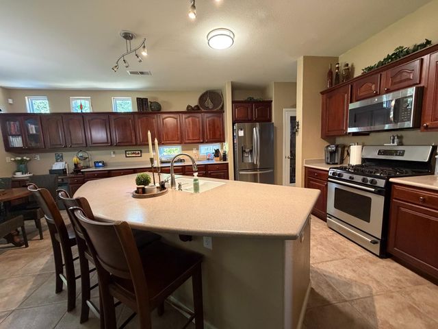 3200 Mont Cliff Ct, Modesto, CA 95355