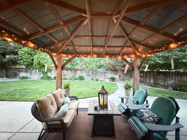 3200 Mont Cliff Ct, Modesto, CA 95355