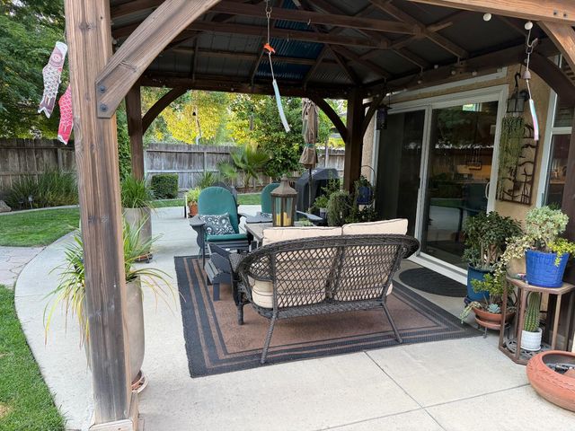 3200 Mont Cliff Ct, Modesto, CA 95355