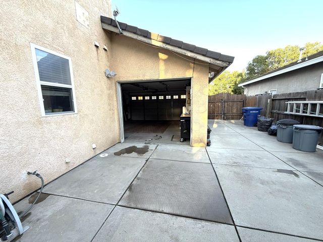 3200 Mont Cliff Ct, Modesto, CA 95355