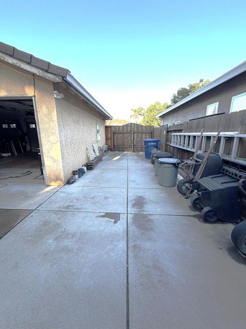 3200 Mont Cliff Ct, Modesto, CA 95355
