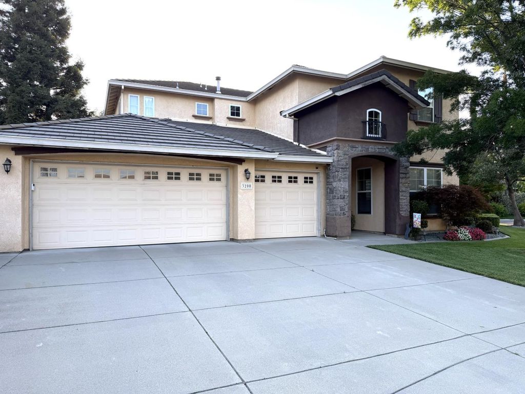 3200 Mont Cliff Ct, Modesto, CA 95355