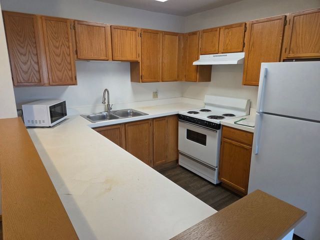 605 Barrington Avenue 358, East Dundee, IL 60118