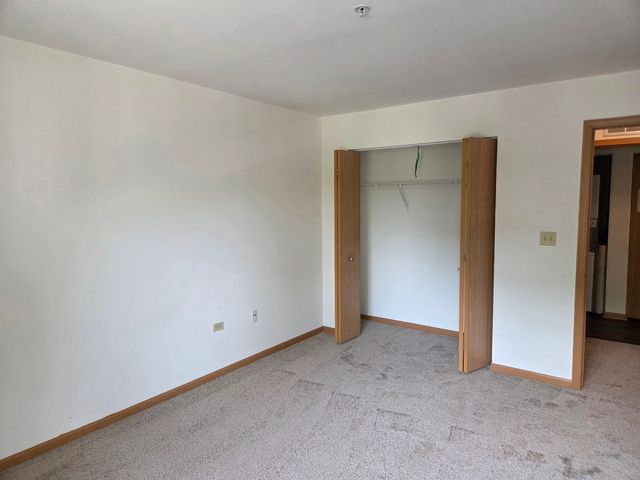 605 Barrington Avenue 358, East Dundee, IL 60118