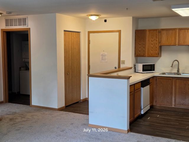 605 Barrington Avenue 358, East Dundee, IL 60118