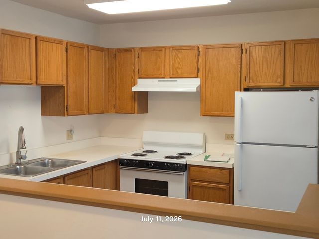 605 Barrington Avenue 358, East Dundee, IL 60118