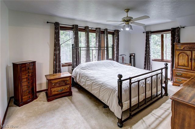 77 Carr Road, Hinckley, OH 44233