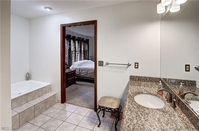 77 Carr Road, Hinckley, OH 44233