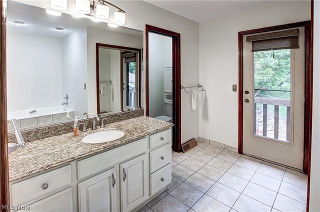 77 Carr Road, Hinckley, OH 44233