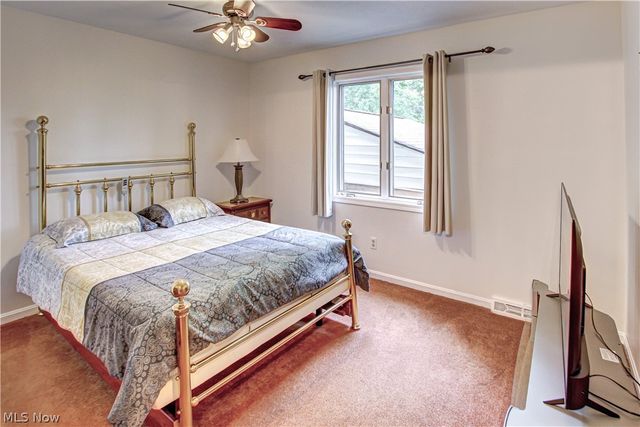 77 Carr Road, Hinckley, OH 44233