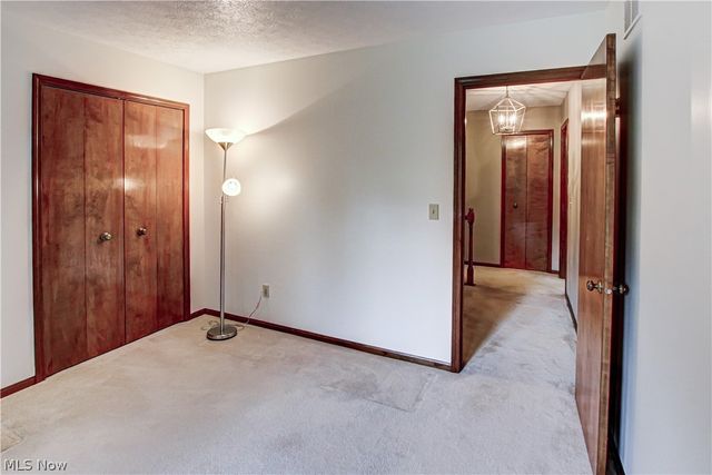 77 Carr Road, Hinckley, OH 44233