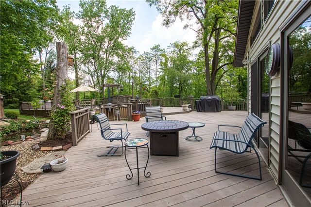 77 Carr Road, Hinckley, OH 44233