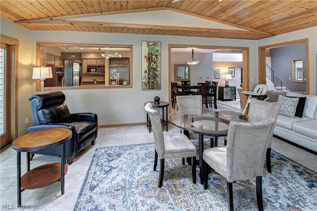 77 Carr Road, Hinckley, OH 44233