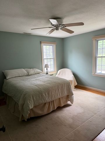 29 W Colonial Rd, Wilbraham, MA 01095