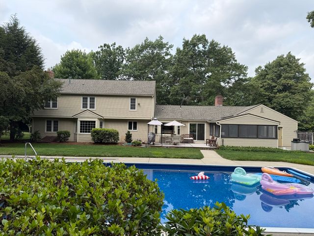 29 W Colonial Rd, Wilbraham, MA 01095