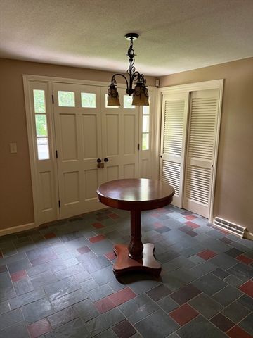 29 W Colonial Rd, Wilbraham, MA 01095